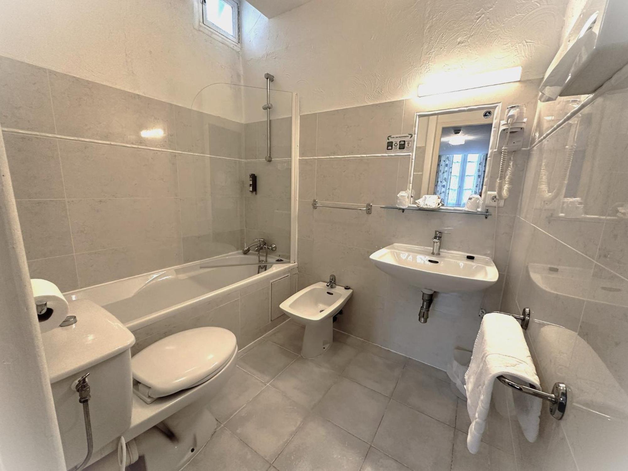 Hotel Logis Le Relais Imperial Saint-Vallier-de-Thiey Zewnętrze zdjęcie